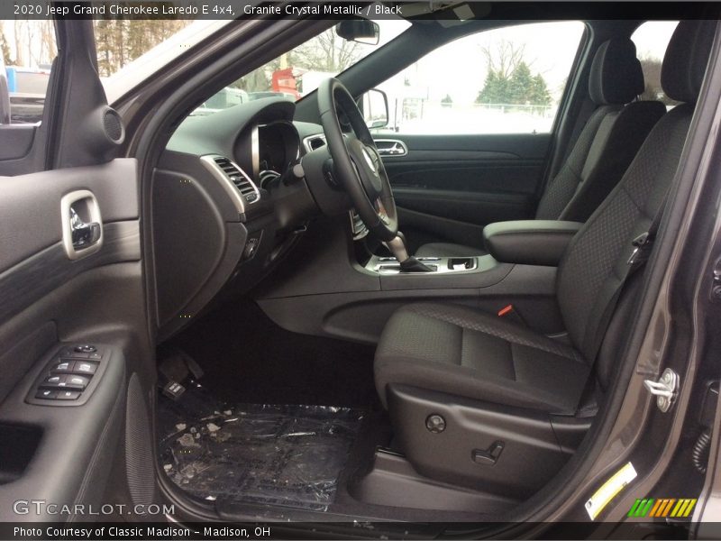 Granite Crystal Metallic / Black 2020 Jeep Grand Cherokee Laredo E 4x4