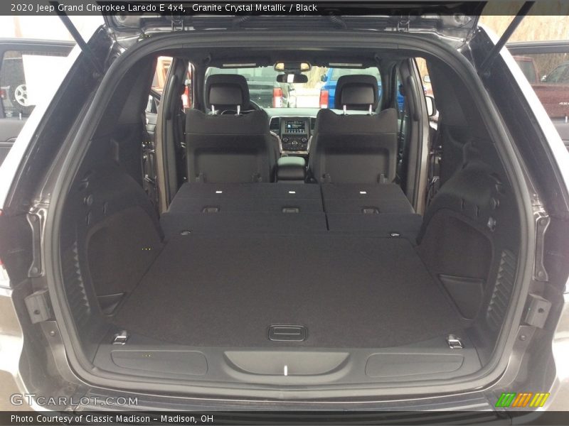 Granite Crystal Metallic / Black 2020 Jeep Grand Cherokee Laredo E 4x4