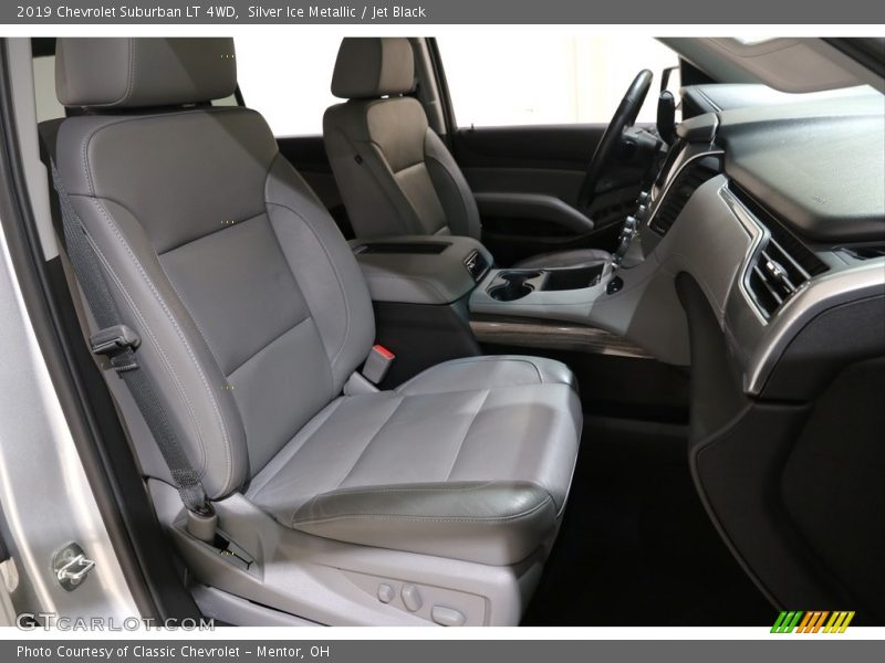 Silver Ice Metallic / Jet Black 2019 Chevrolet Suburban LT 4WD