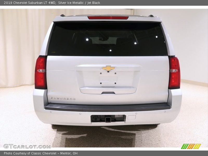 Silver Ice Metallic / Jet Black 2019 Chevrolet Suburban LT 4WD
