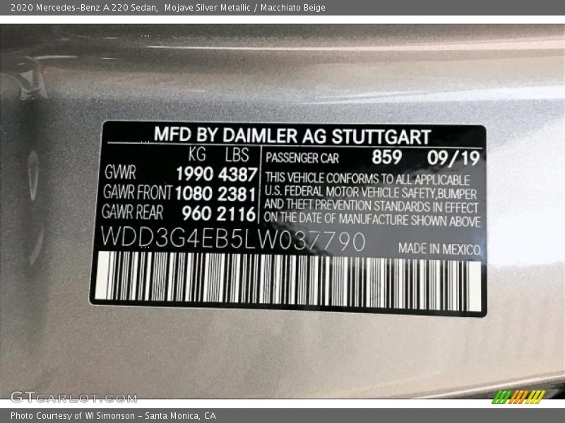 Mojave Silver Metallic / Macchiato Beige 2020 Mercedes-Benz A 220 Sedan