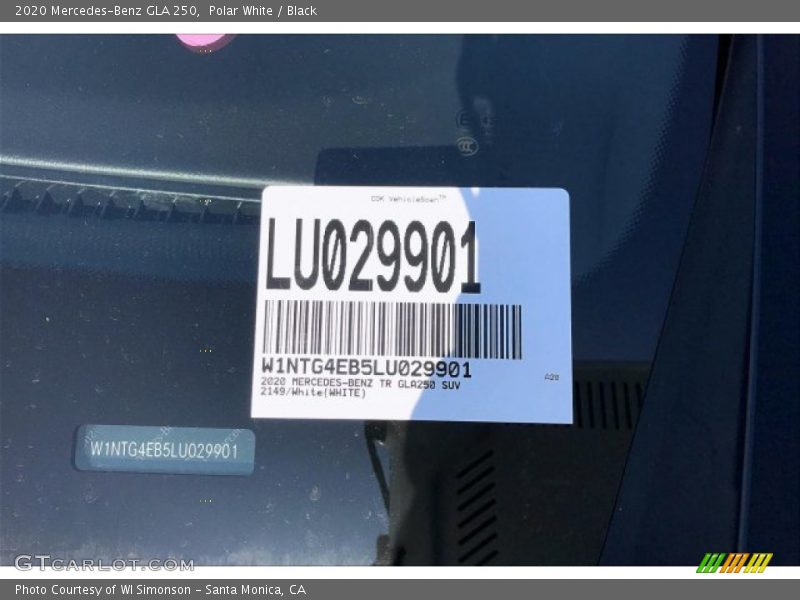 Polar White / Black 2020 Mercedes-Benz GLA 250