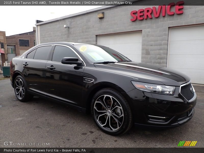 Front 3/4 View of 2015 Taurus SHO AWD