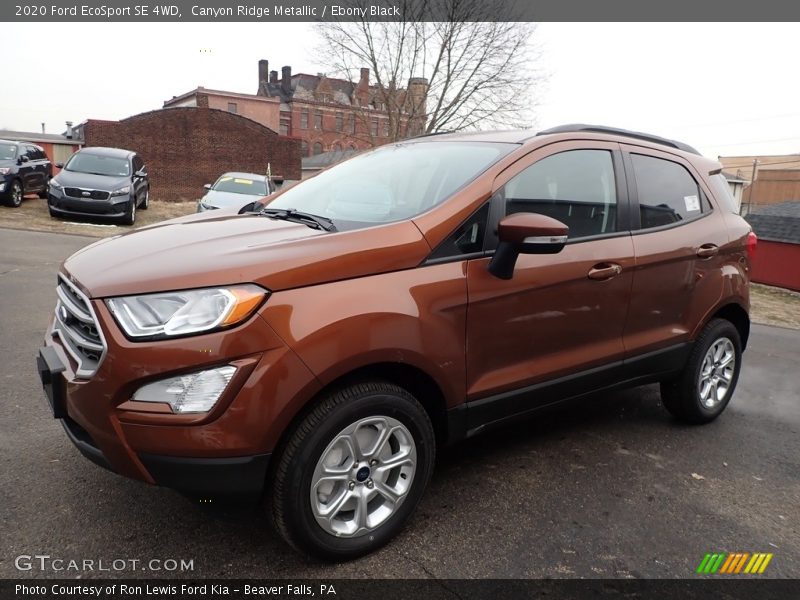 Front 3/4 View of 2020 EcoSport SE 4WD