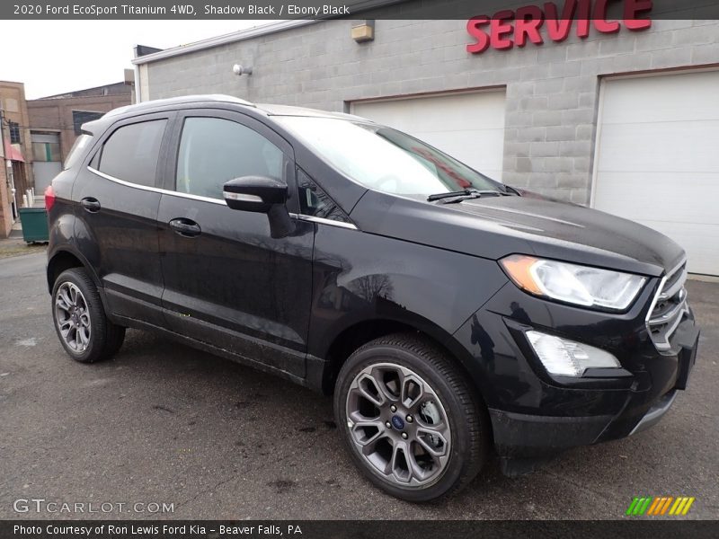 Front 3/4 View of 2020 EcoSport Titanium 4WD