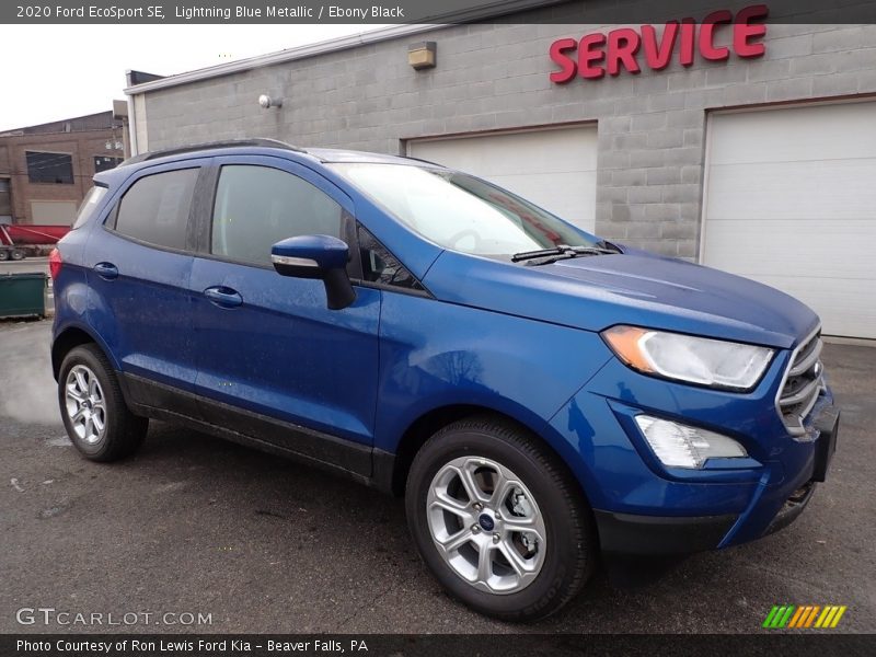 Front 3/4 View of 2020 EcoSport SE