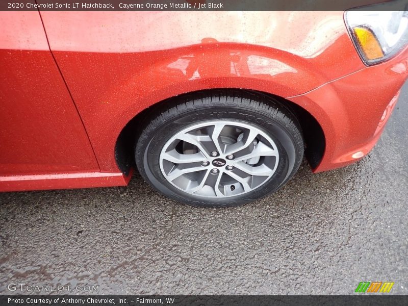 Cayenne Orange Metallic / Jet Black 2020 Chevrolet Sonic LT Hatchback