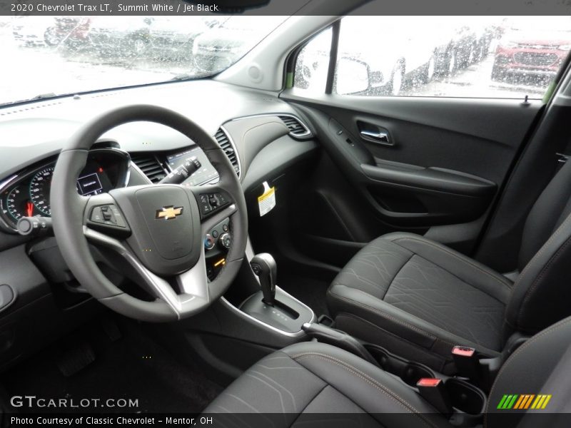 Summit White / Jet Black 2020 Chevrolet Trax LT