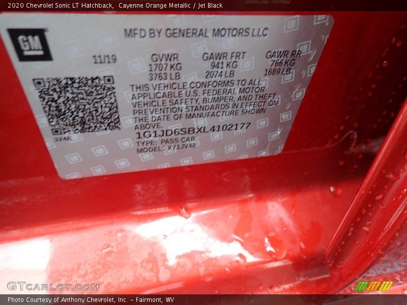 Cayenne Orange Metallic / Jet Black 2020 Chevrolet Sonic LT Hatchback