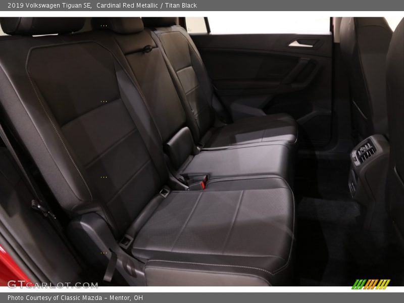 Cardinal Red Metallic / Titan Black 2019 Volkswagen Tiguan SE