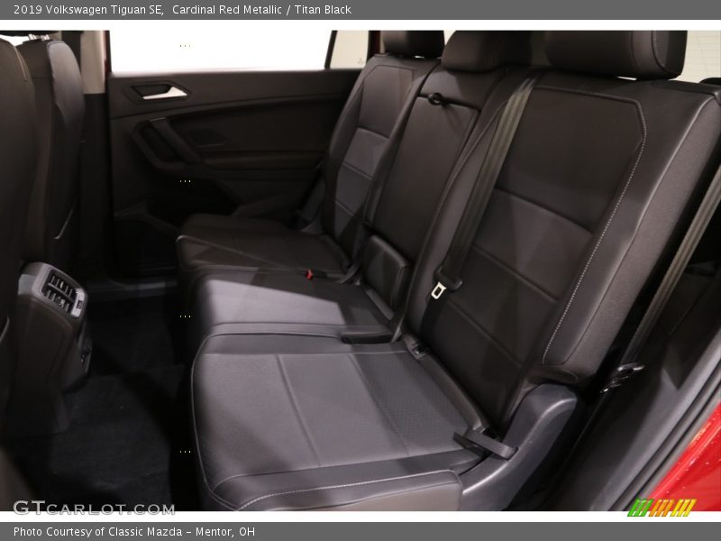 Cardinal Red Metallic / Titan Black 2019 Volkswagen Tiguan SE