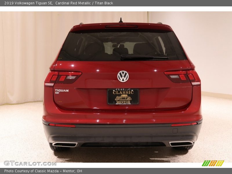 Cardinal Red Metallic / Titan Black 2019 Volkswagen Tiguan SE