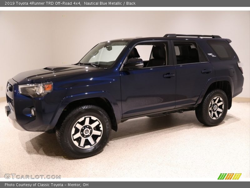 Front 3/4 View of 2019 4Runner TRD Off-Road 4x4