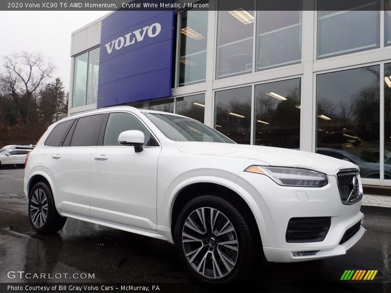 Front 3/4 View of 2020 XC90 T6 AWD Momentum