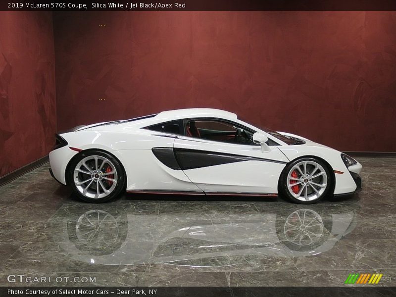 Silica White / Jet Black/Apex Red 2019 McLaren 570S Coupe