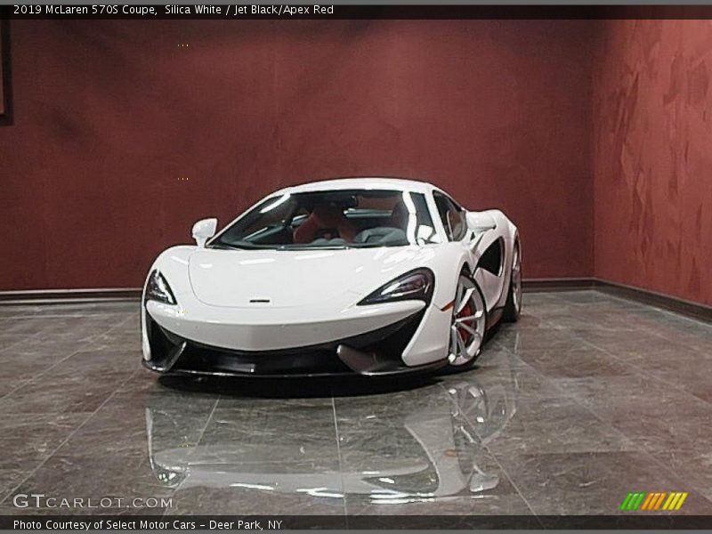 Silica White / Jet Black/Apex Red 2019 McLaren 570S Coupe