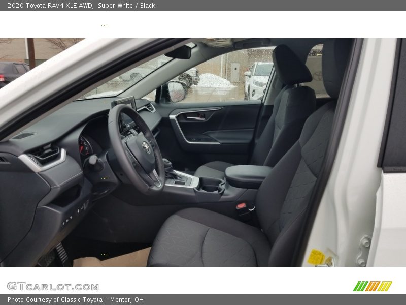 Super White / Black 2020 Toyota RAV4 XLE AWD