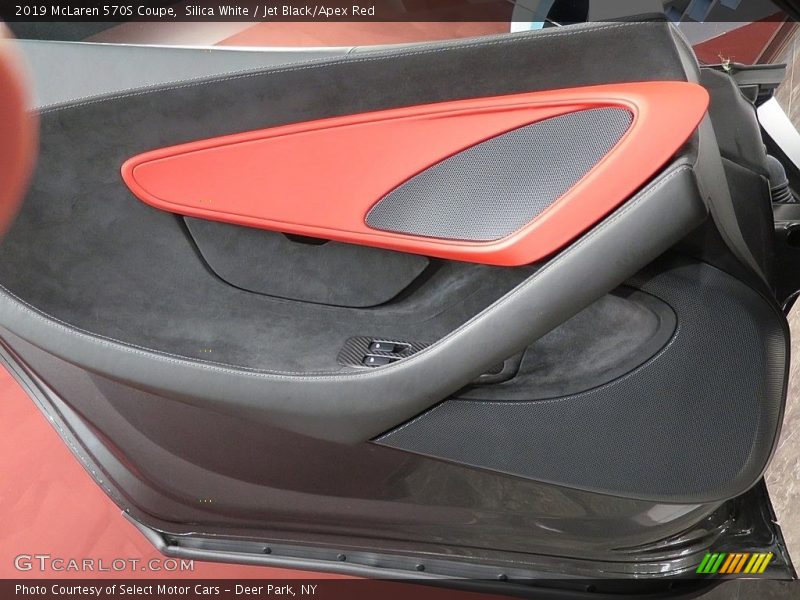 Silica White / Jet Black/Apex Red 2019 McLaren 570S Coupe