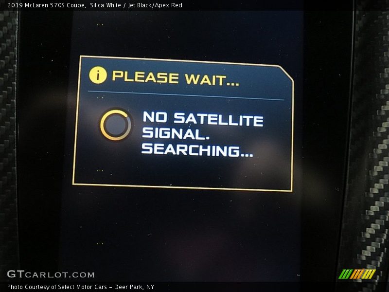 Silica White / Jet Black/Apex Red 2019 McLaren 570S Coupe
