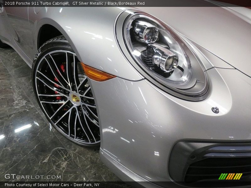 GT Silver Metallic / Black/Bordeaux Red 2018 Porsche 911 Turbo Cabriolet