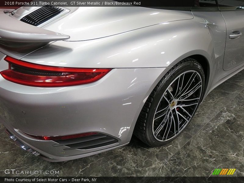 GT Silver Metallic / Black/Bordeaux Red 2018 Porsche 911 Turbo Cabriolet