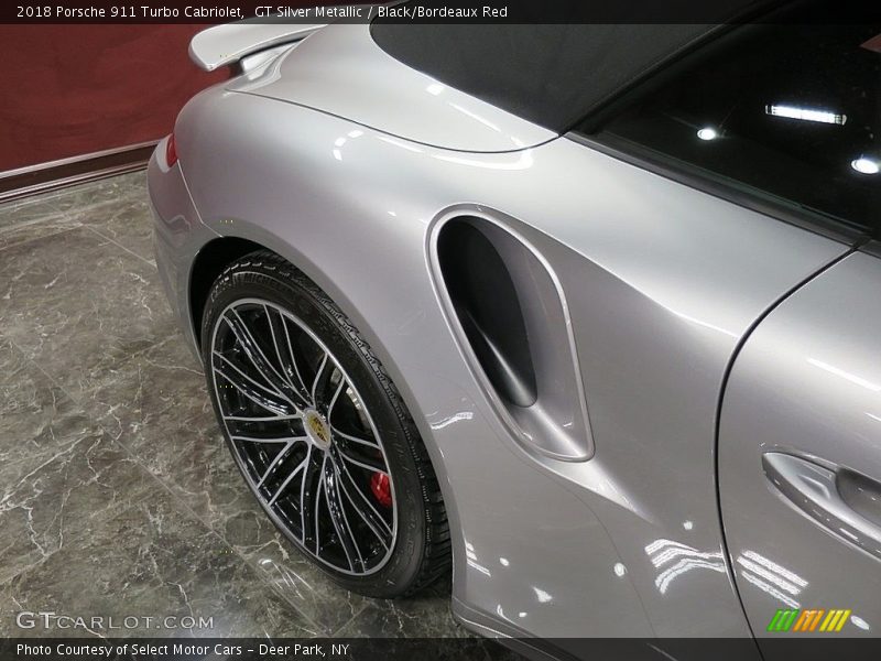 GT Silver Metallic / Black/Bordeaux Red 2018 Porsche 911 Turbo Cabriolet