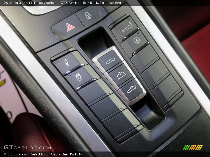 Controls of 2018 911 Turbo Cabriolet