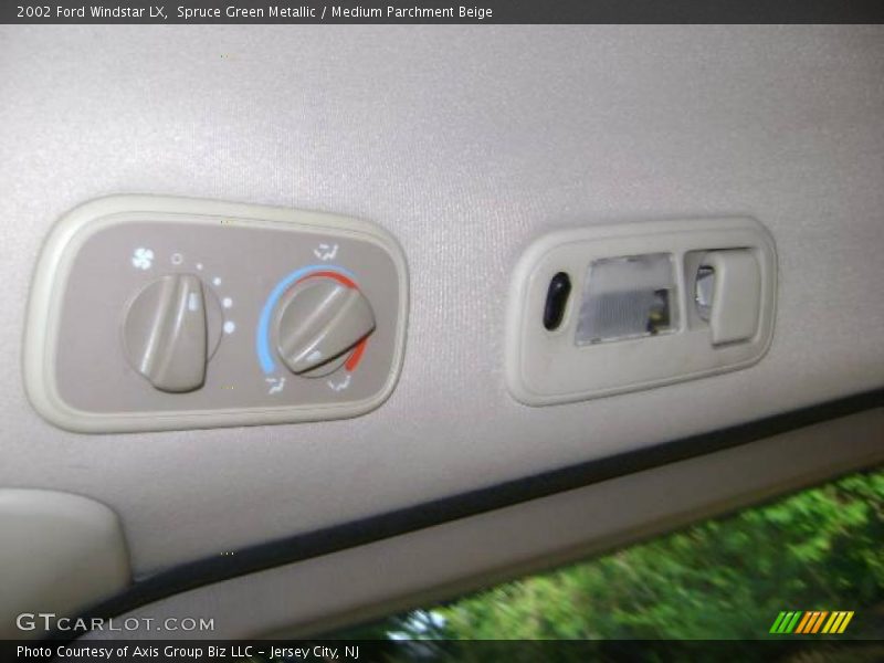 Spruce Green Metallic / Medium Parchment Beige 2002 Ford Windstar LX