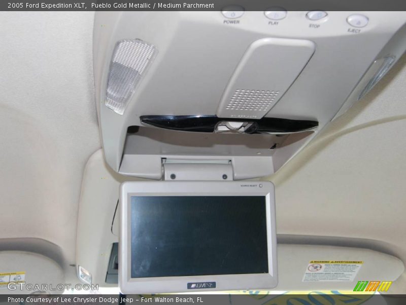 Pueblo Gold Metallic / Medium Parchment 2005 Ford Expedition XLT
