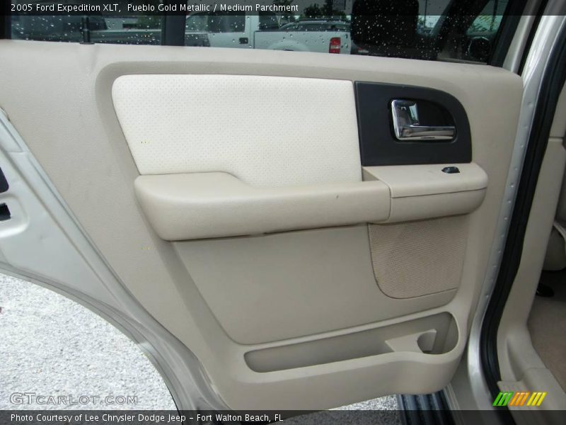 Pueblo Gold Metallic / Medium Parchment 2005 Ford Expedition XLT