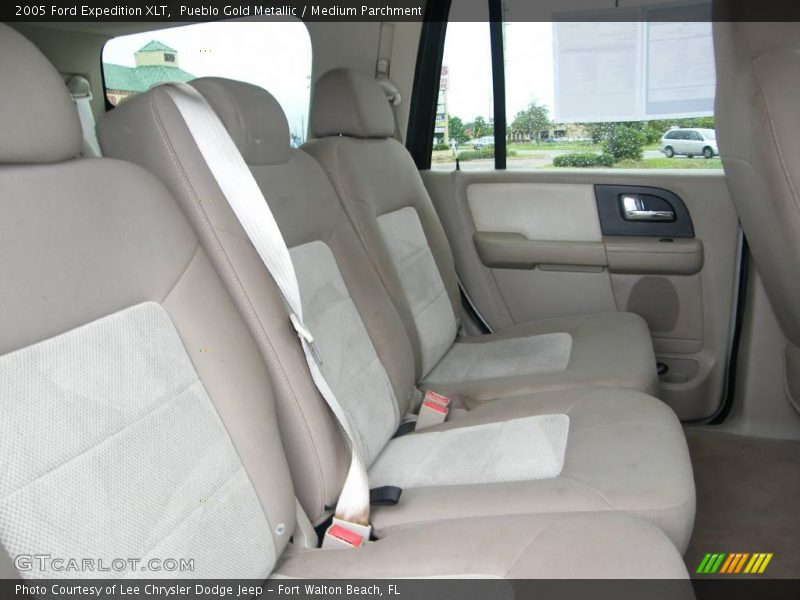 Pueblo Gold Metallic / Medium Parchment 2005 Ford Expedition XLT