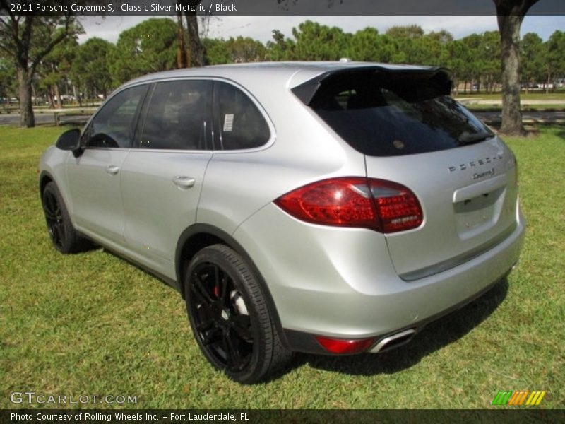 Classic Silver Metallic / Black 2011 Porsche Cayenne S