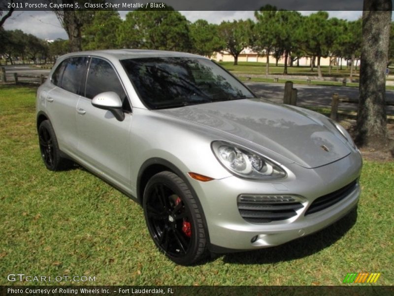 Classic Silver Metallic / Black 2011 Porsche Cayenne S