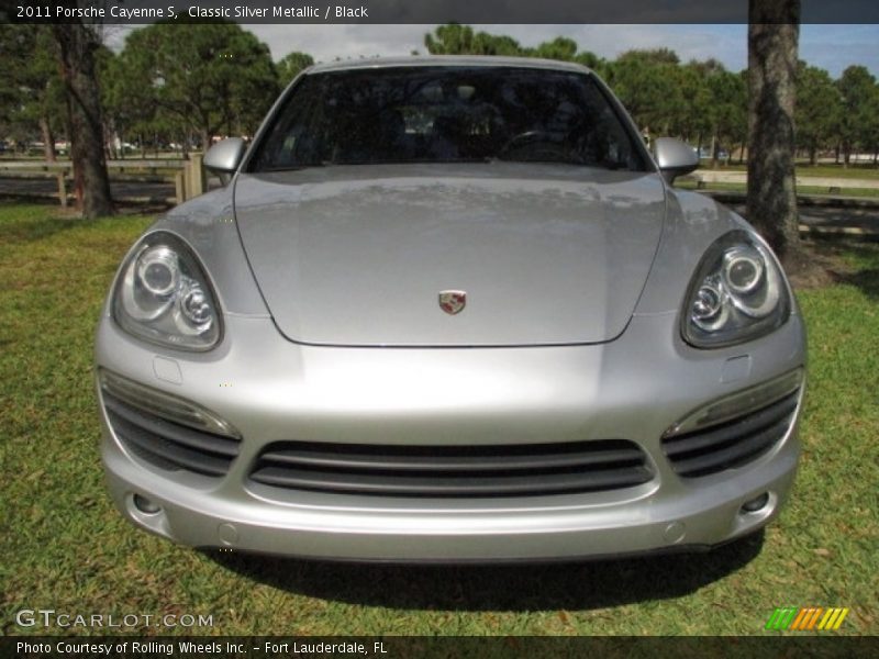 Classic Silver Metallic / Black 2011 Porsche Cayenne S