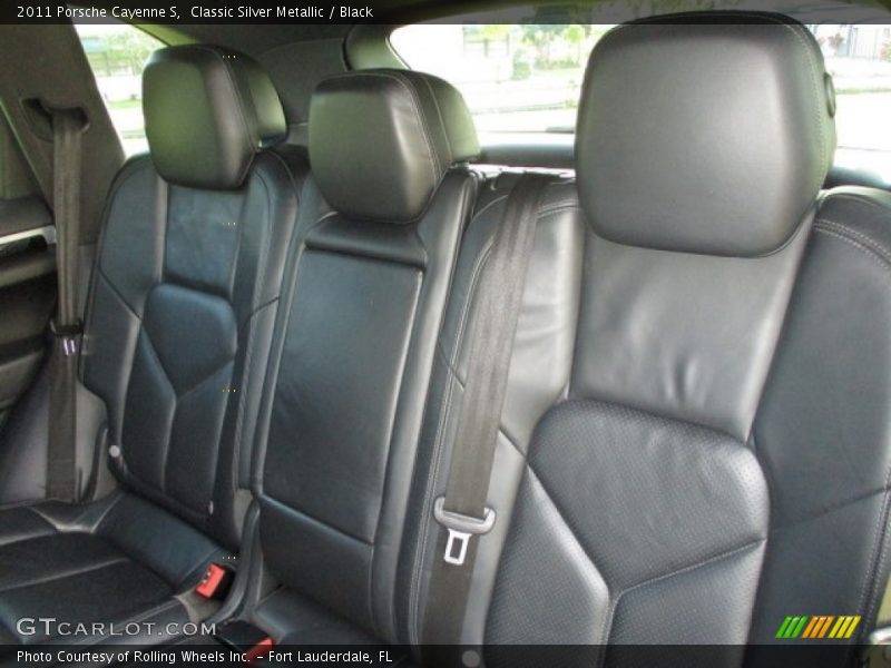 Classic Silver Metallic / Black 2011 Porsche Cayenne S