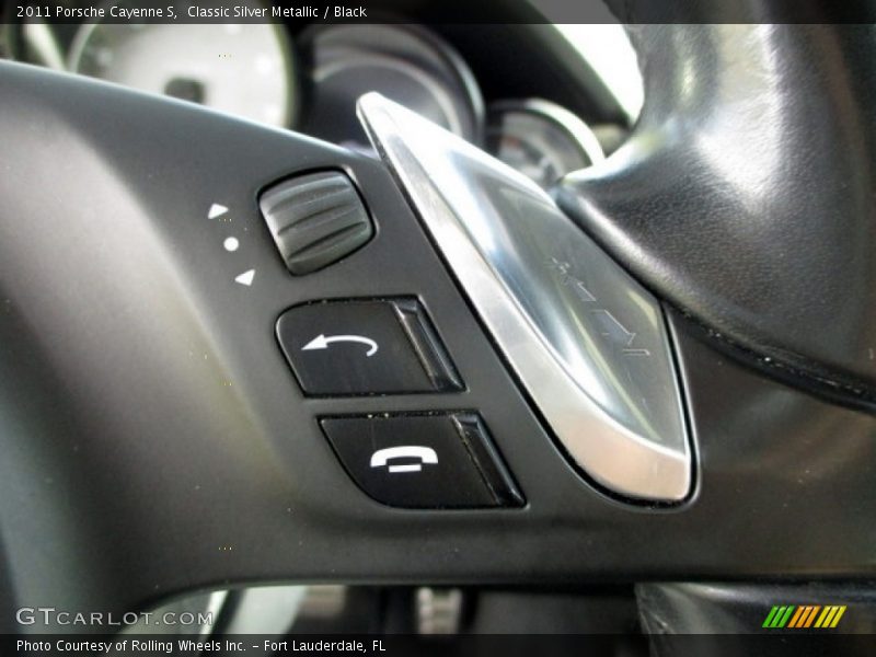 Classic Silver Metallic / Black 2011 Porsche Cayenne S