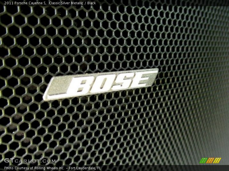 Classic Silver Metallic / Black 2011 Porsche Cayenne S
