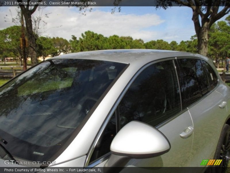 Classic Silver Metallic / Black 2011 Porsche Cayenne S
