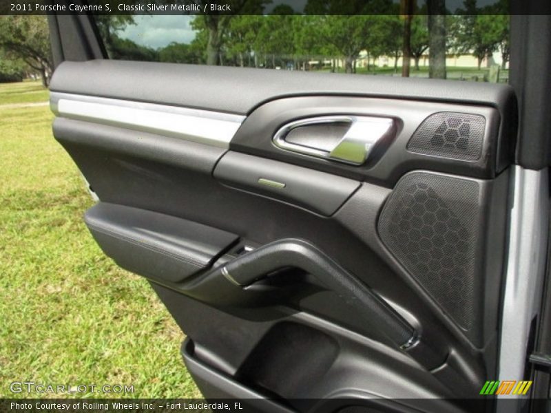 Classic Silver Metallic / Black 2011 Porsche Cayenne S