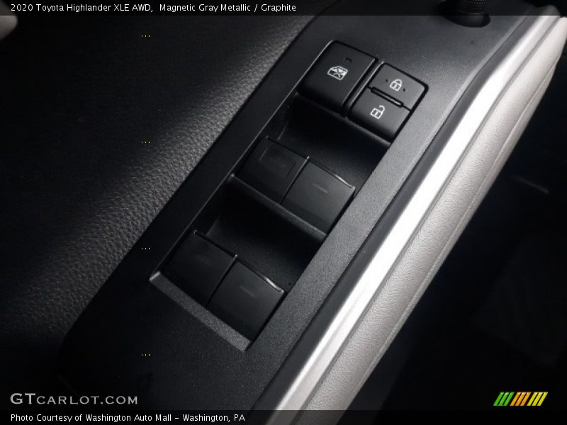 Magnetic Gray Metallic / Graphite 2020 Toyota Highlander XLE AWD