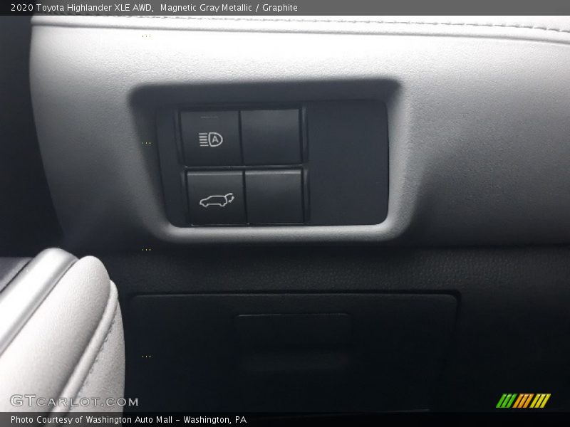 Magnetic Gray Metallic / Graphite 2020 Toyota Highlander XLE AWD