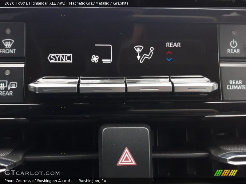 Magnetic Gray Metallic / Graphite 2020 Toyota Highlander XLE AWD