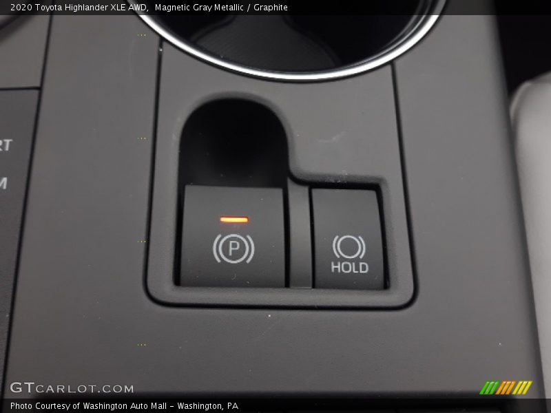 Magnetic Gray Metallic / Graphite 2020 Toyota Highlander XLE AWD