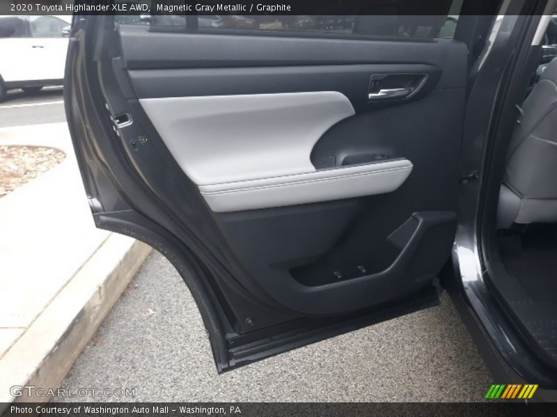 Magnetic Gray Metallic / Graphite 2020 Toyota Highlander XLE AWD