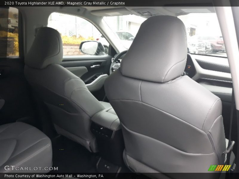Magnetic Gray Metallic / Graphite 2020 Toyota Highlander XLE AWD