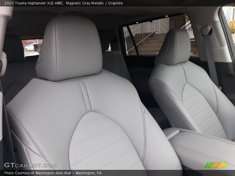 Magnetic Gray Metallic / Graphite 2020 Toyota Highlander XLE AWD