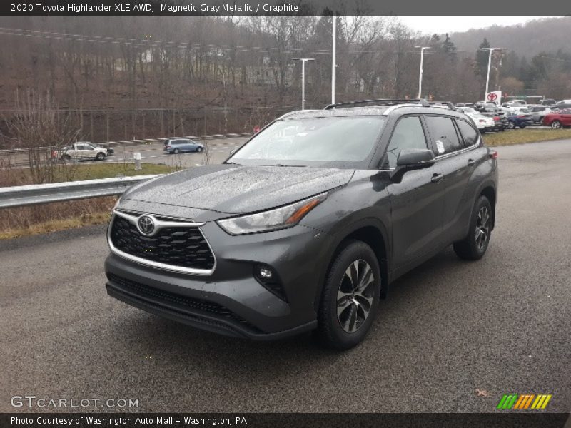 Magnetic Gray Metallic / Graphite 2020 Toyota Highlander XLE AWD