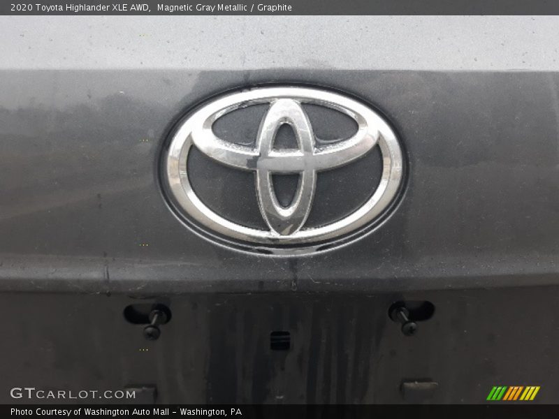 Magnetic Gray Metallic / Graphite 2020 Toyota Highlander XLE AWD