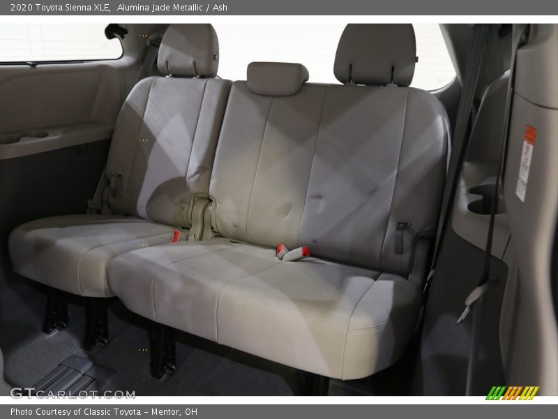 Alumina Jade Metallic / Ash 2020 Toyota Sienna XLE