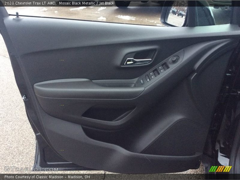 Mosaic Black Metallic / Jet Black 2020 Chevrolet Trax LT AWD